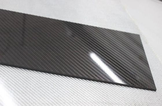 Горячая пресс 1 мм 1,5 мм 2 мм 3 мм 4 мм 3K Twill Glossy Carbon Fiber Board